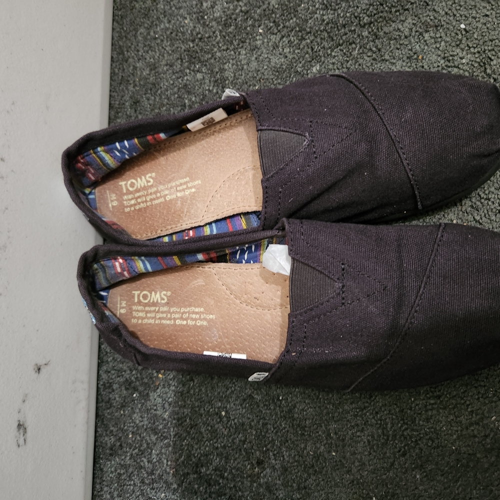 TOMS Men's Black Slip-On Shoes